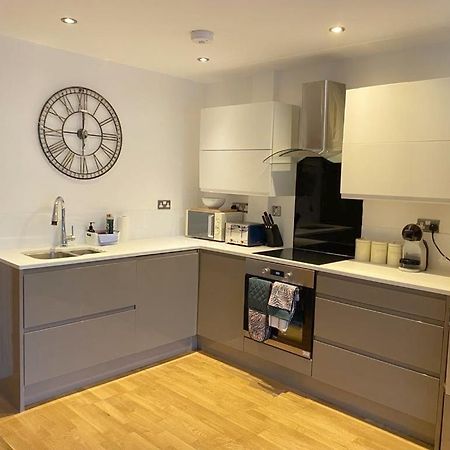 Bevendean Beach Hut - Modern 5 Bedroom House, With Parking 브라이턴 외부 사진