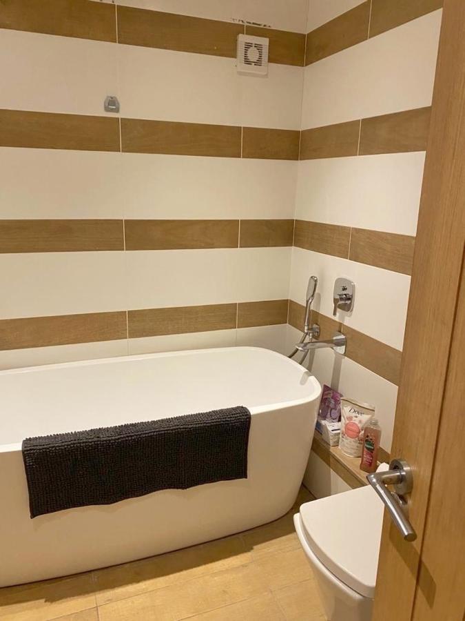Bevendean Beach Hut - Modern 5 Bedroom House, With Parking 브라이턴 외부 사진