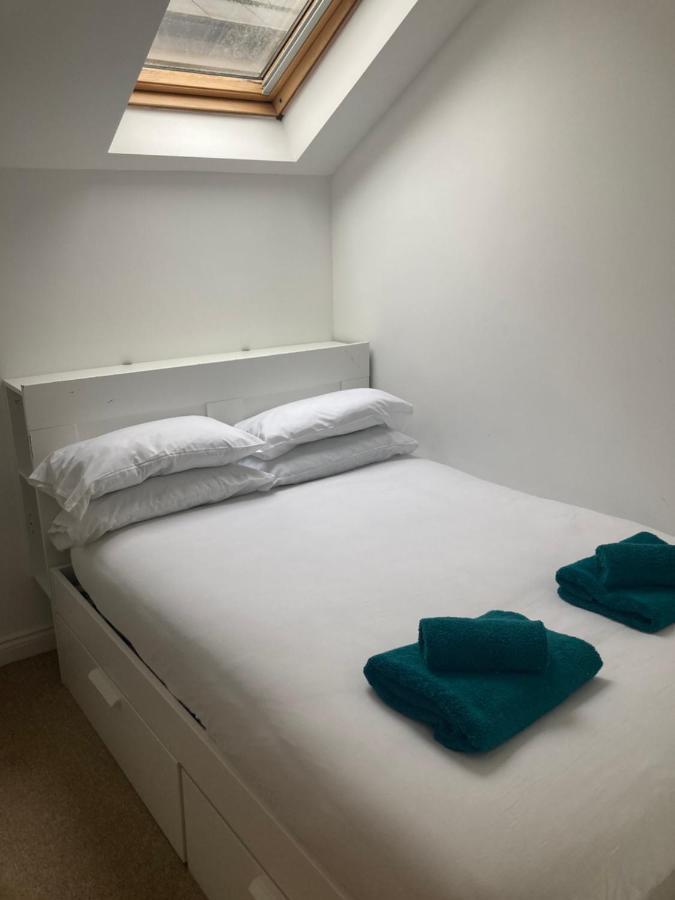 Bevendean Beach Hut - Modern 5 Bedroom House, With Parking 브라이턴 외부 사진