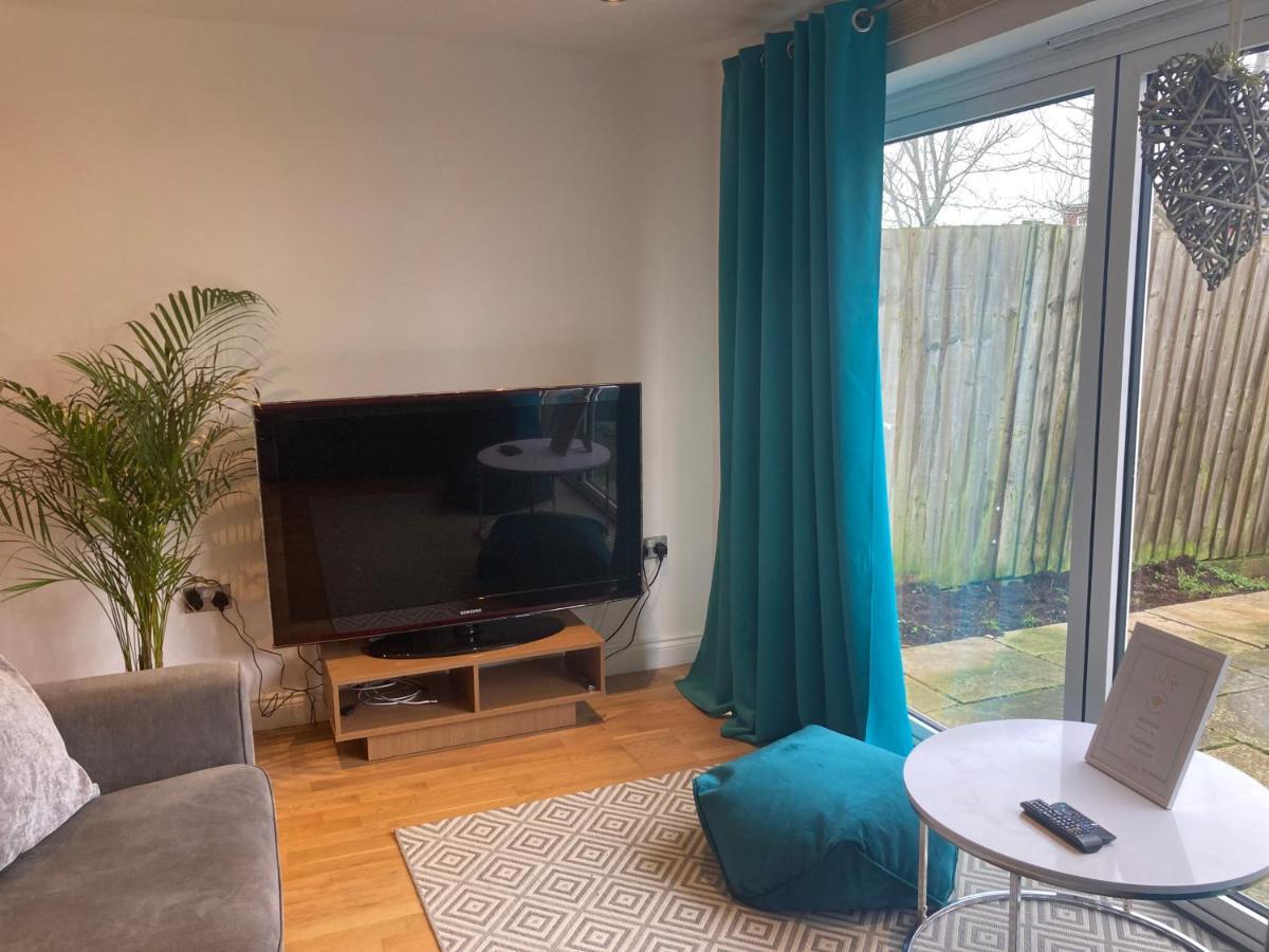 Bevendean Beach Hut - Modern 5 Bedroom House, With Parking 브라이턴 외부 사진